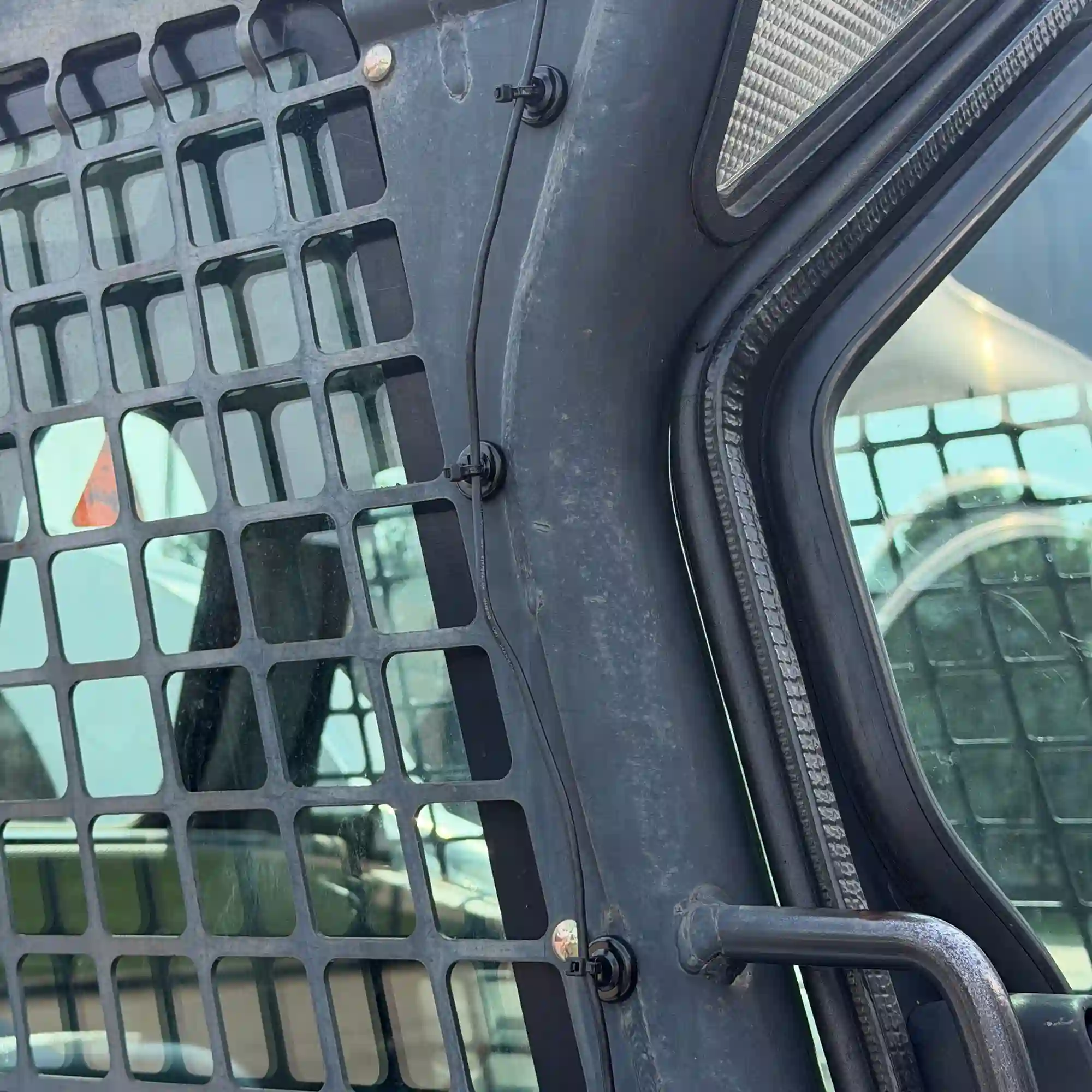 magdaddy magnetic tie mount securing grade control system to excavator